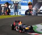 Sebastian Vettel γιορτάζει νίκη στο το Grand Prix της Ιαπωνίας 2012